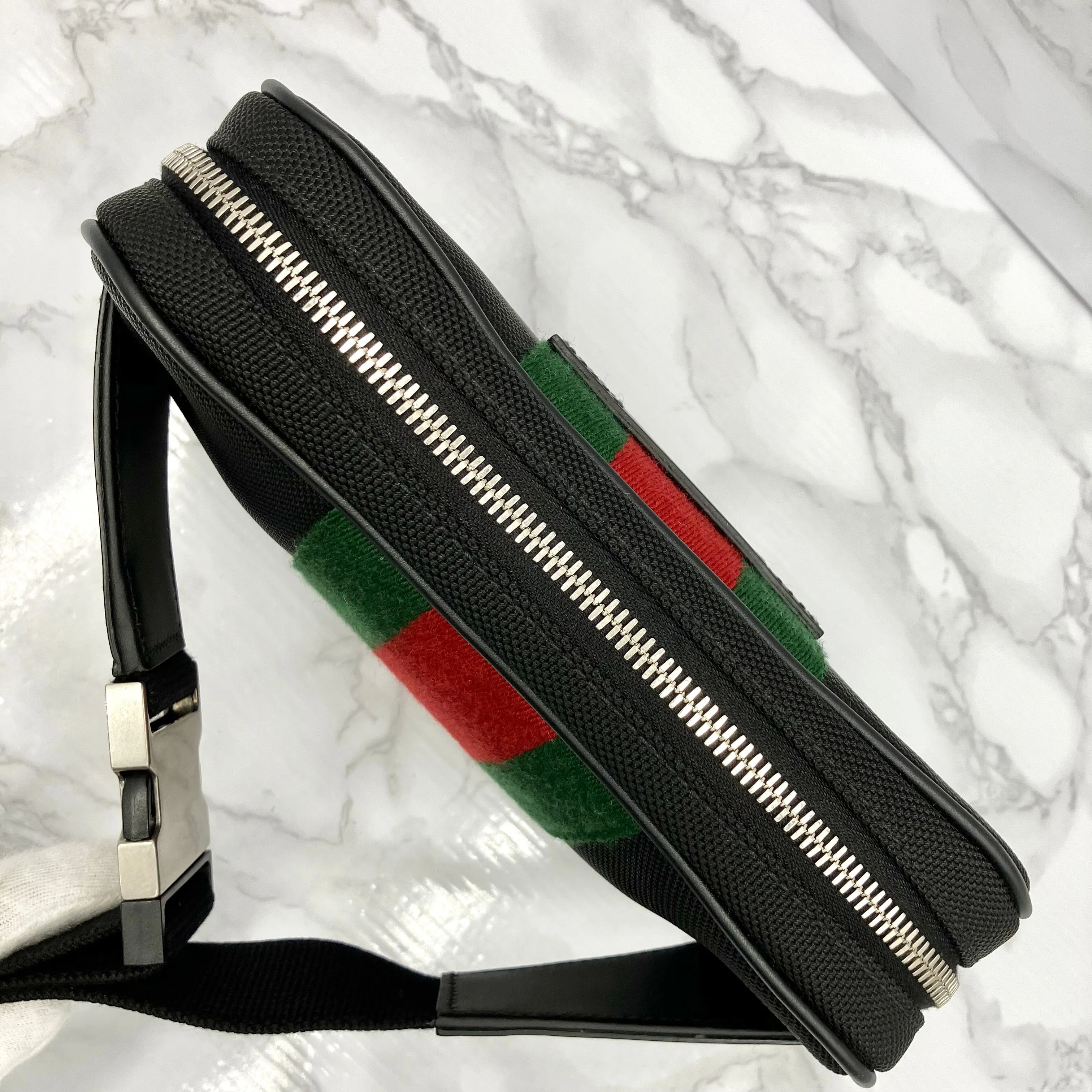 GUCCI Sherry Line Body Bag