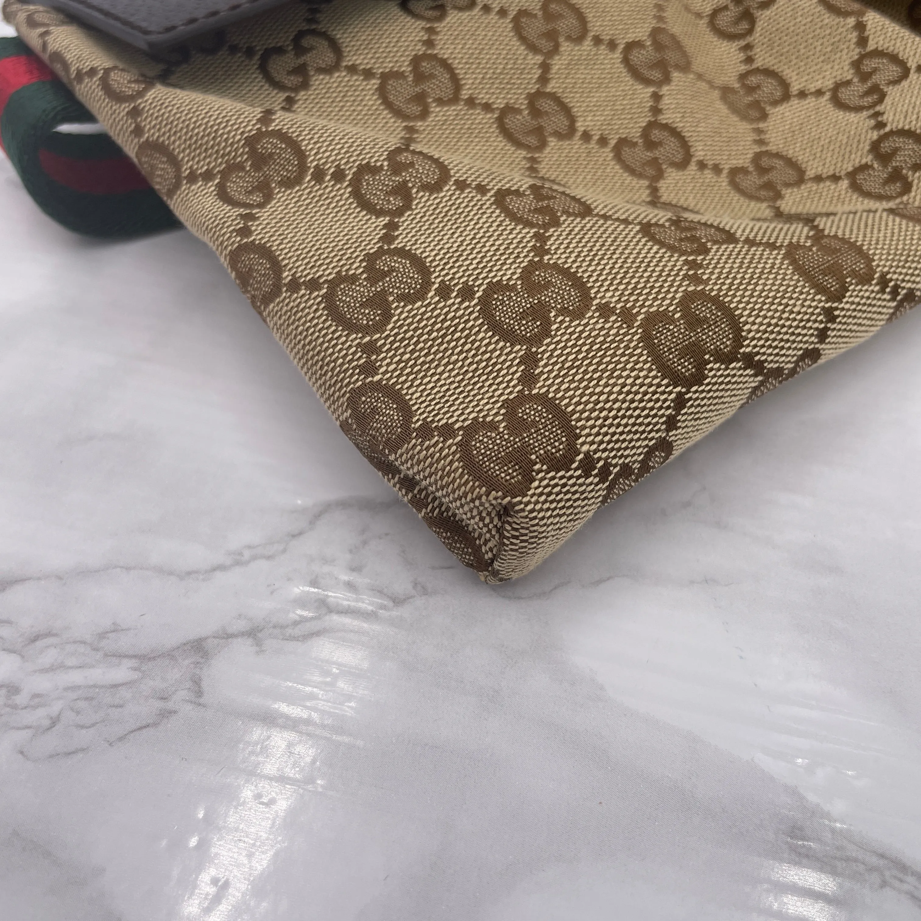 GUCCI Sherry Line Body Bag