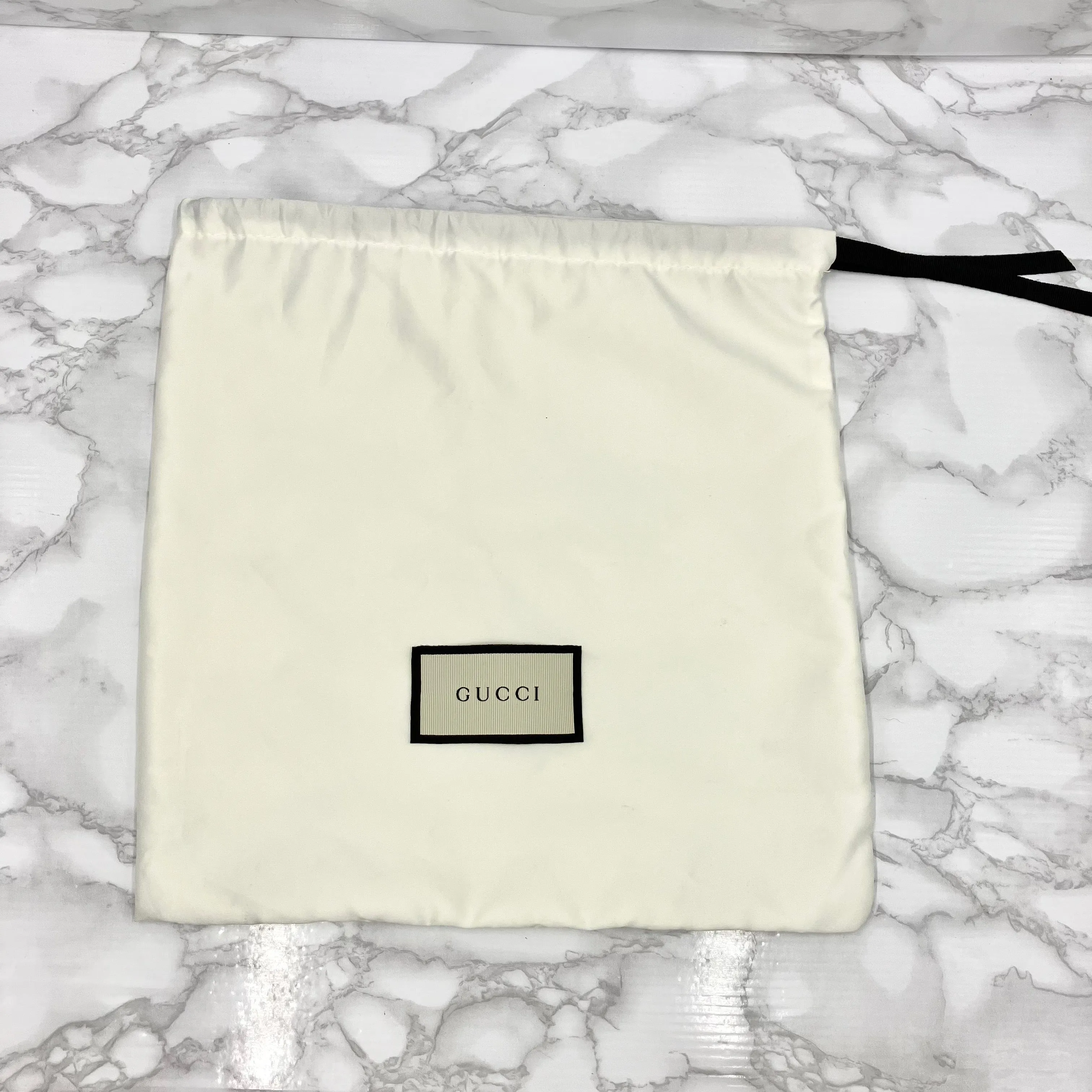 GUCCI Sherry Line Body Bag