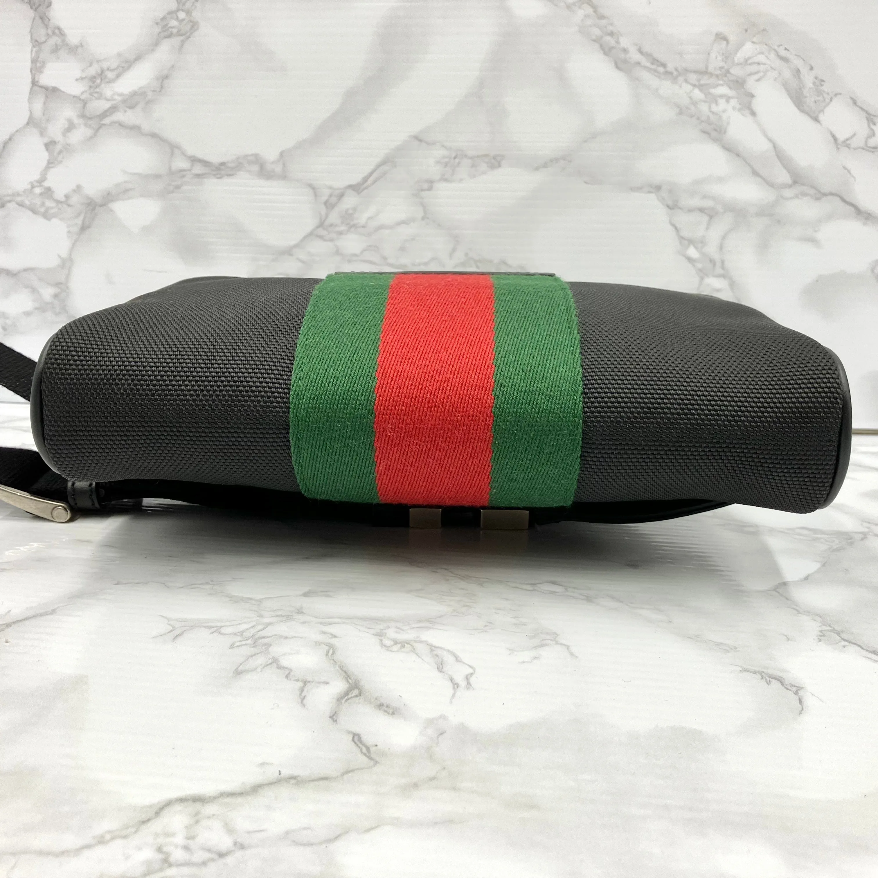 GUCCI Sherry Line Body Bag