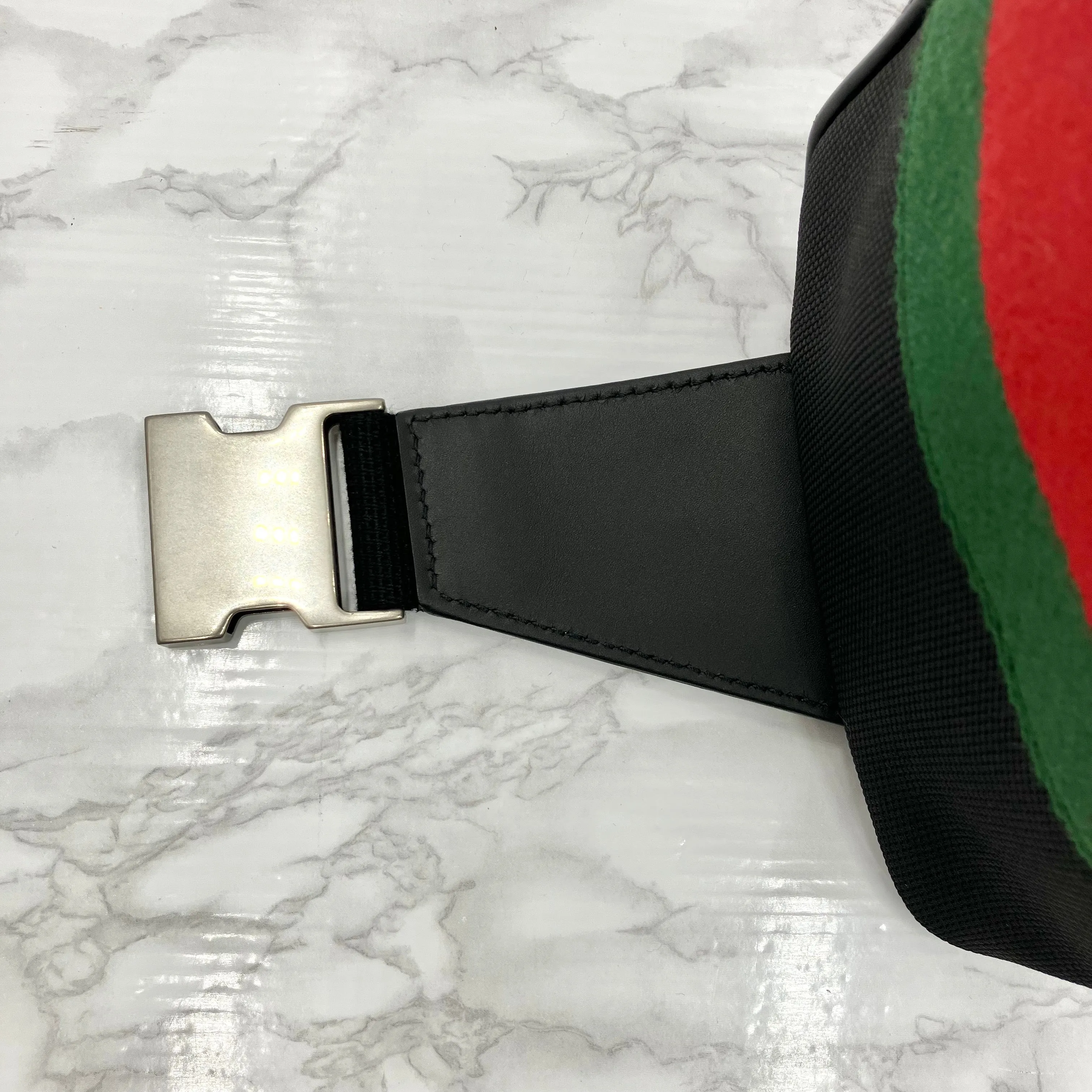 GUCCI Sherry Line Body Bag