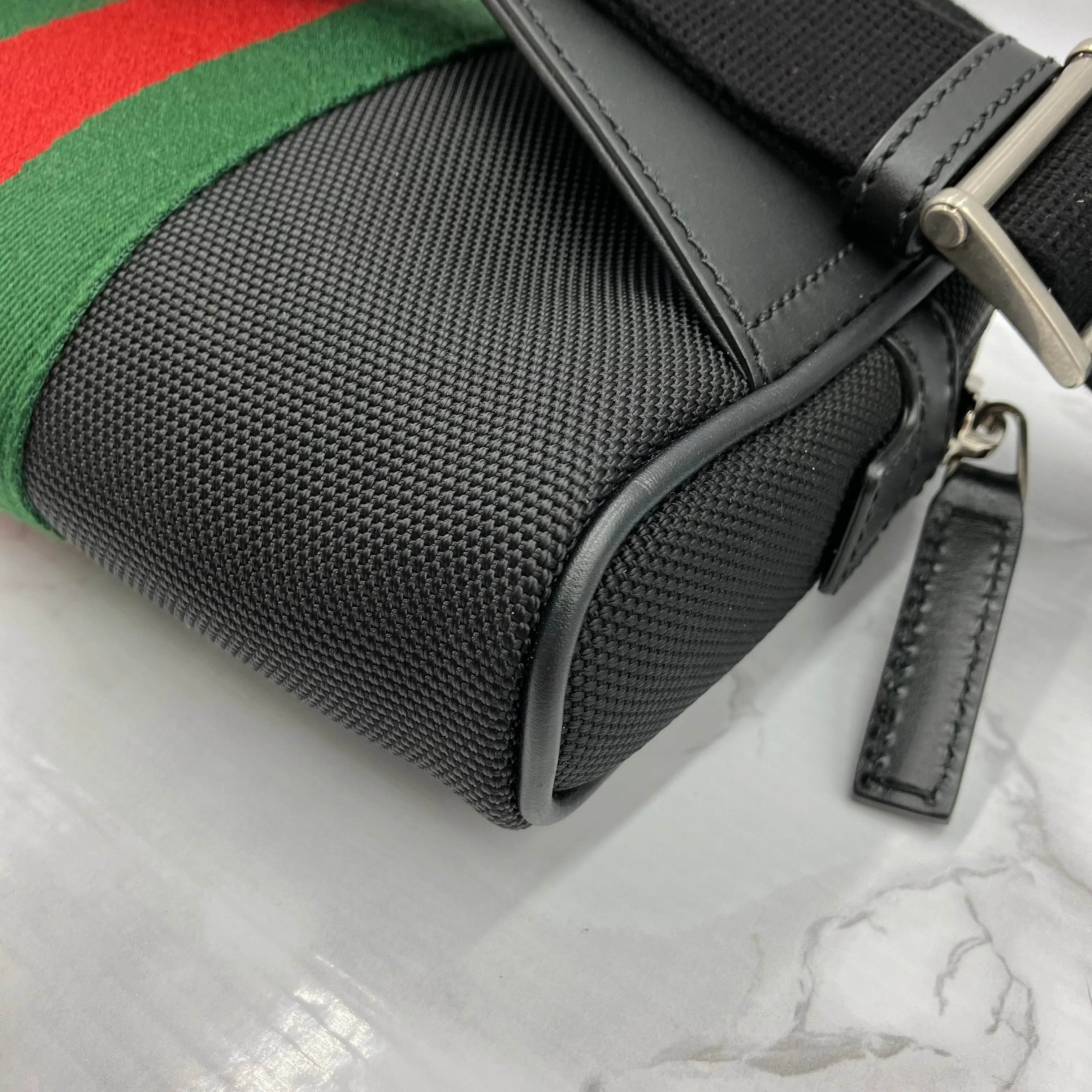 GUCCI Sherry Line Body Bag