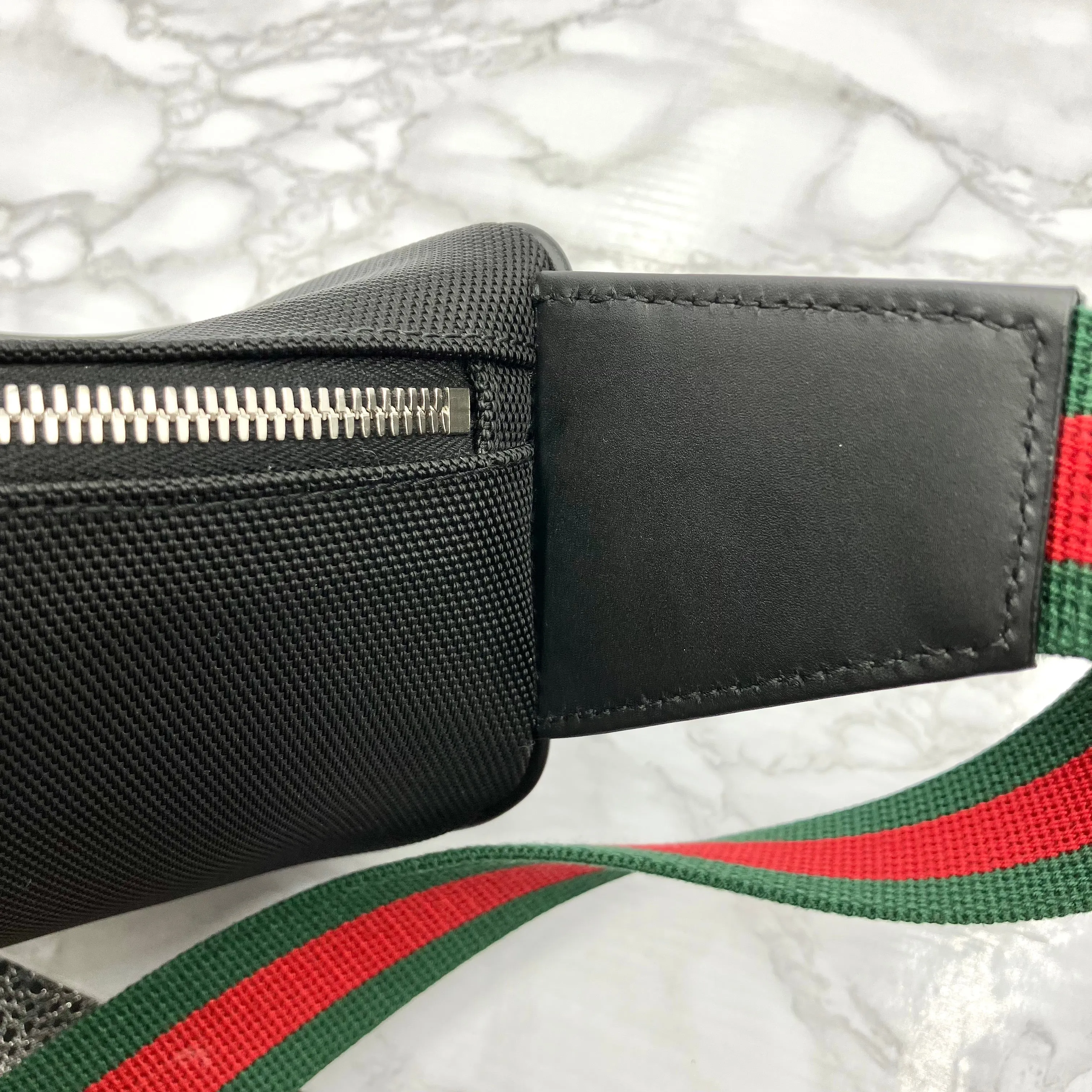 GUCCI Sherry Line Body Bag