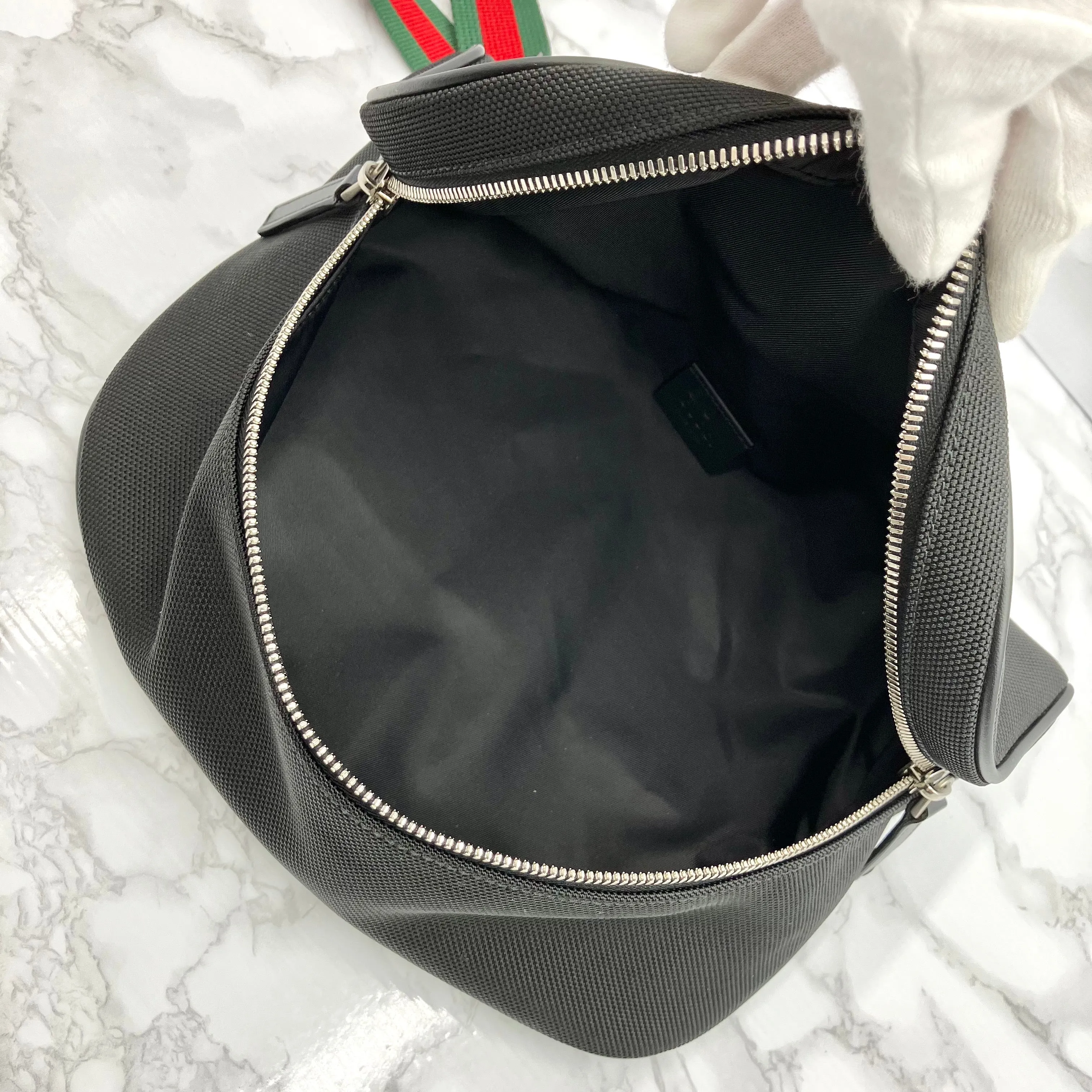 GUCCI Sherry Line Body Bag