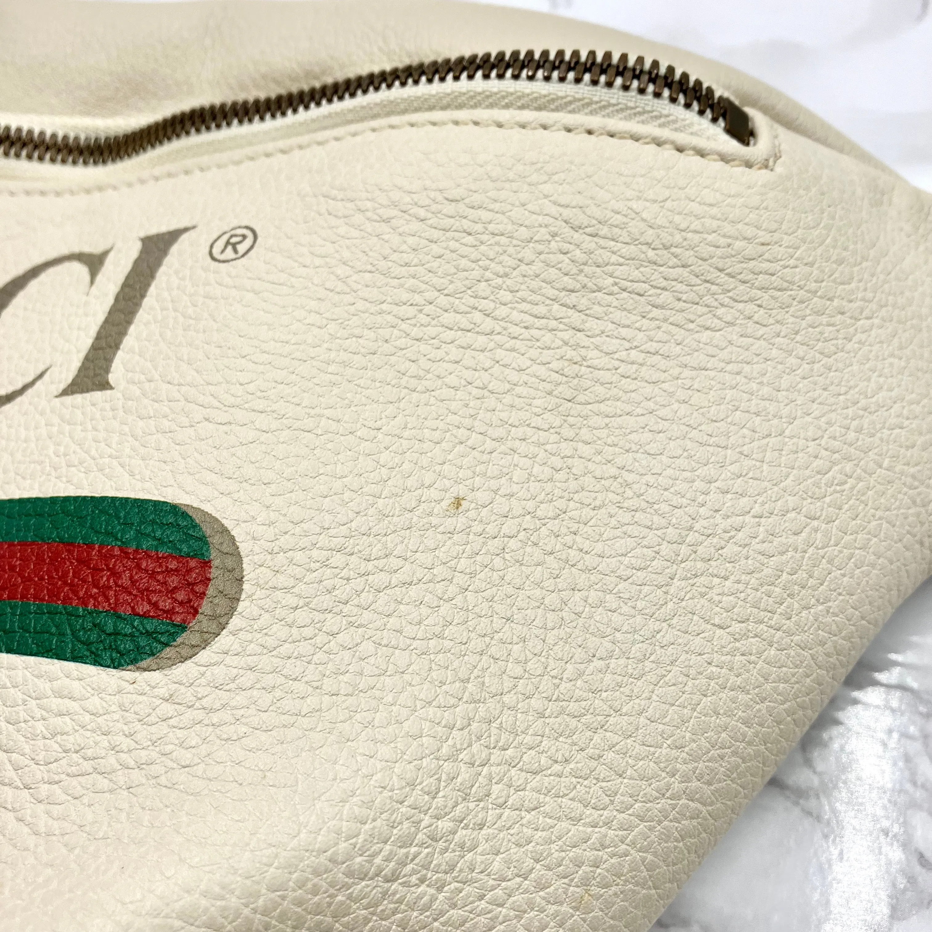 GUCCI Sherry Line Logo Print Body Bag