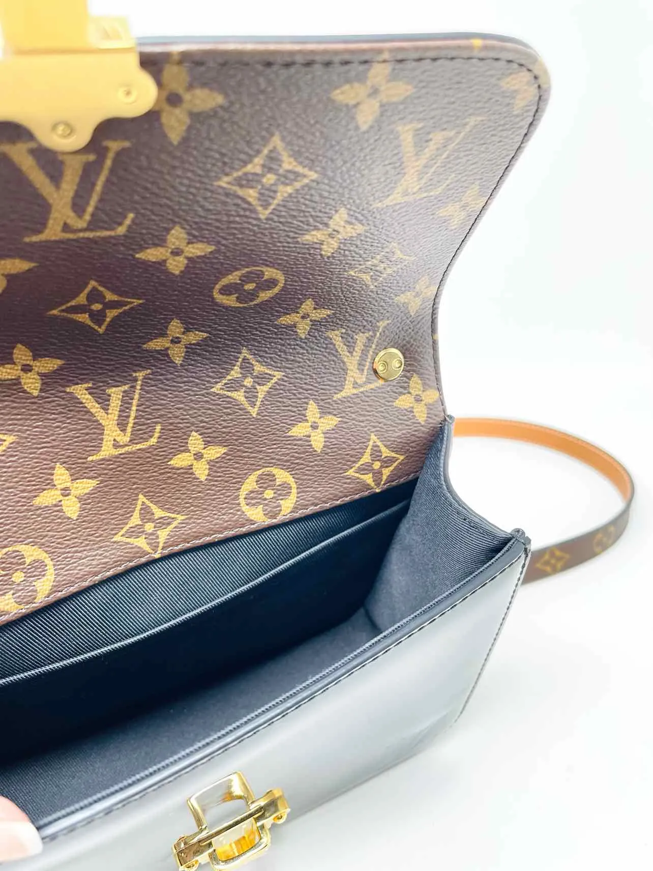 Louis Vuitton Black/Brown Patent Monogrammed W/ DUST BAG Crossbody Purse