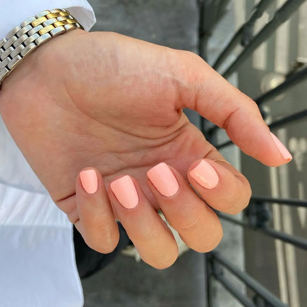 pyramides | Pastel nude gel polish